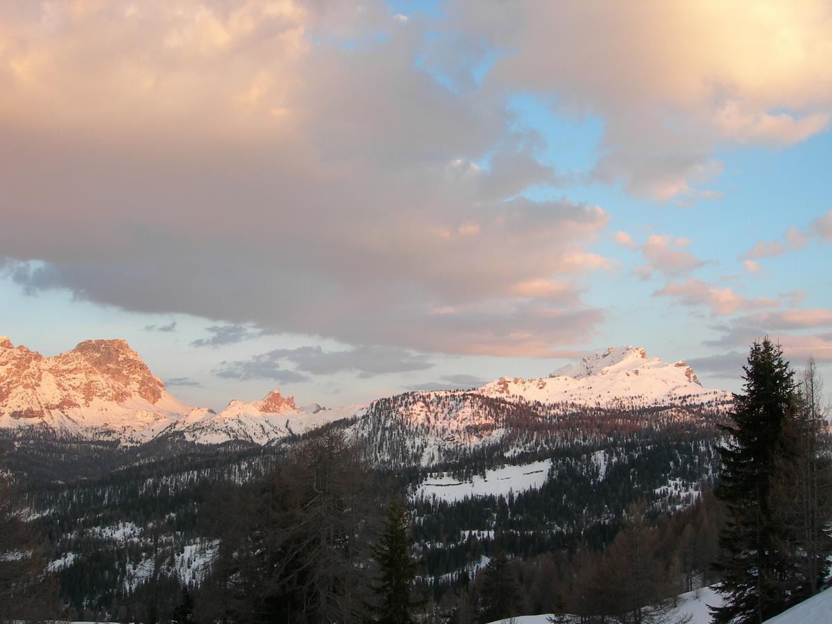 Residence Vajolet San Cassiano Екстериор снимка